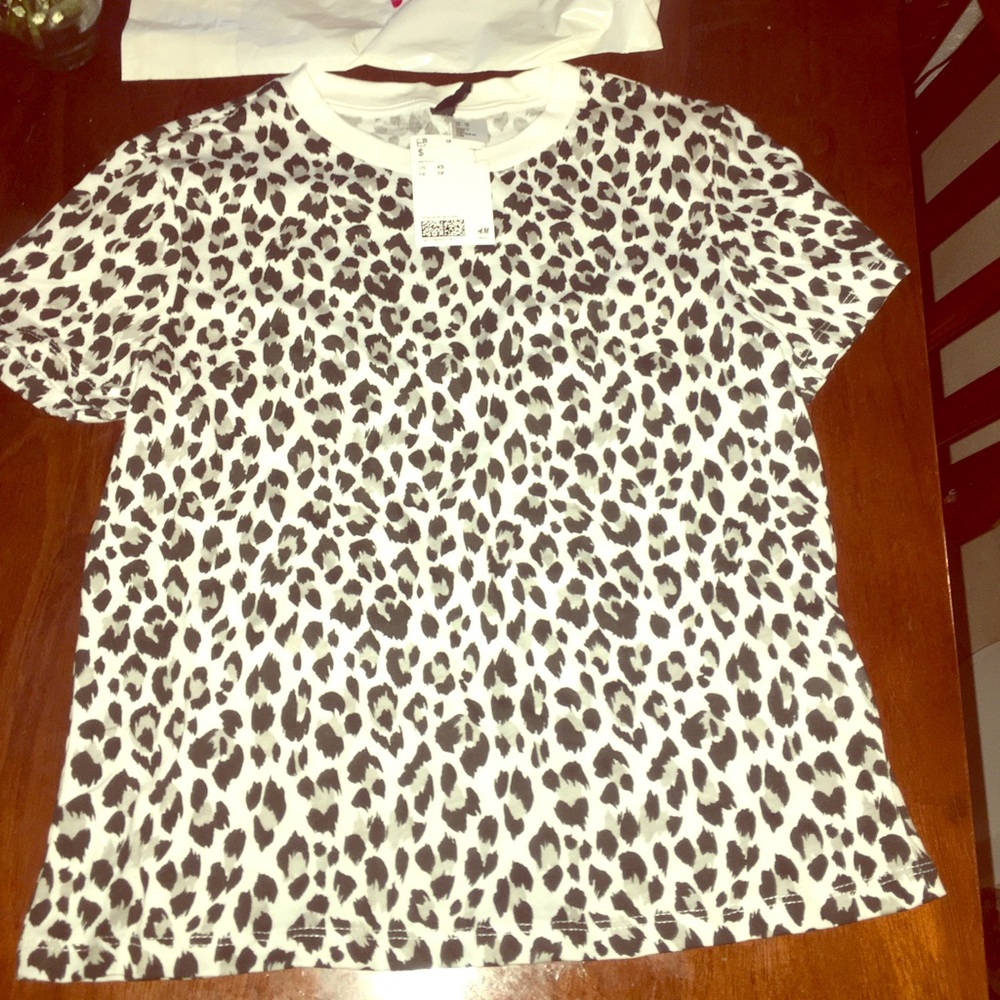 H&M brand new xs cheetah print shirt